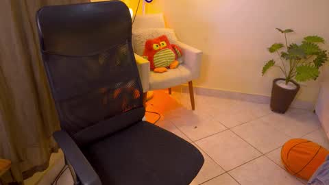 FLORAA online show from November 25, 3:25 pm