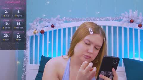 Snapshot of blush_ellie chatting on January 18, 3:49 pm Ellie3 online show from January 18, 3:49 pm