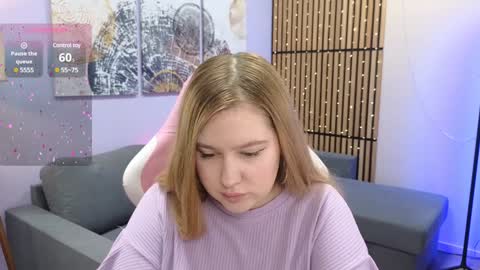 Snapshot of blush_ellie chatting on January 26, 12:43 pm Ellie3 online show from January 26, 12:43 pm