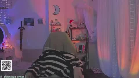 Snapshot of blushing_nymph chatting on October 3, 3:22 am   Im Nym  Justa nymph on twitter and IG online show from October 3, 3:22 am