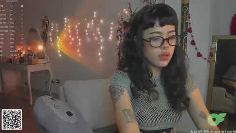 Snapshot of blushing_nymph chatting on February 24, 2:06 am   Im Nym  Justa nymph on twitter and IG online show from February 24, 2:06 am