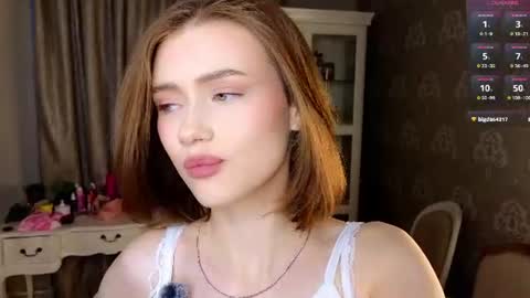 Mary online show from June 12, 5:54 pm