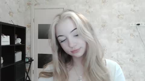 Ella online show from October 21, 8:29 am