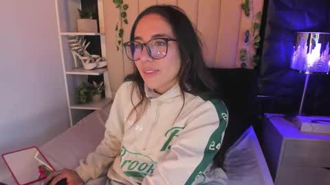 bonnali_lune online show from February 11, 11:17 pm