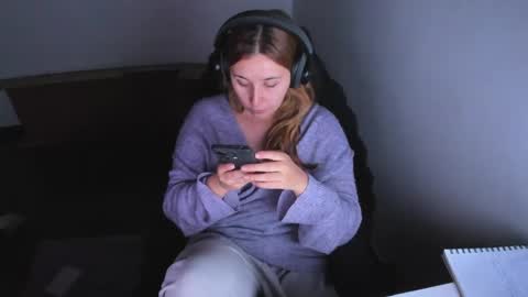 Bonnie Help me reach 500 likes online show from April 15, 11:27 pm