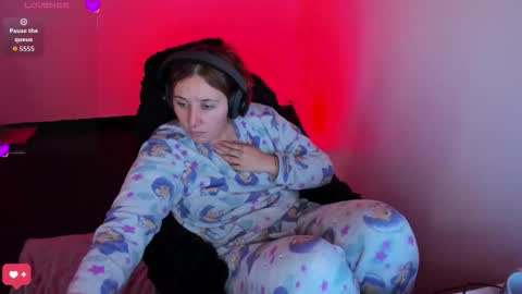 Bonnie Help me reach 500 likes online show from March 29, 6:29 pm