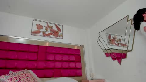   online show from March 6, 11:44 pm