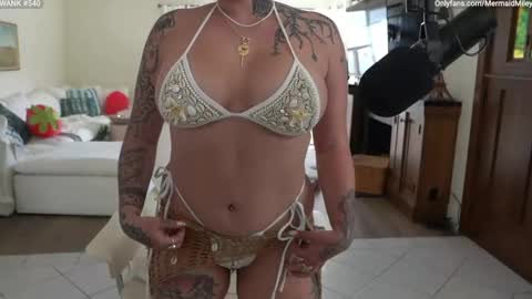 Miley online show from February 2, 9:58 pm