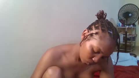 bootie_caramel online show from February 15, 12:48 pm