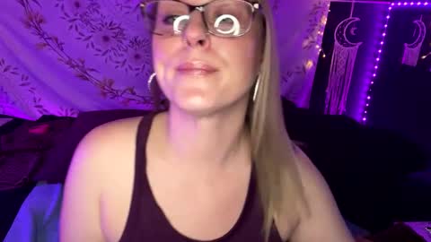 Snapshot of bossmomma chatting on February 2, 1:08 pm BossMom online show from February 2, 1:08 pm