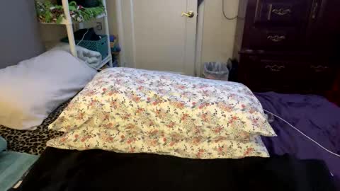 Snapshot of bossmomma chatting on February 20, 5:09 pm BossMom online show from February 20, 5:09 pm