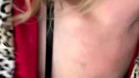 Snapshot of bossmomma chatting on December 12, 1:10 am BossMom online show from December 12, 1:10 am