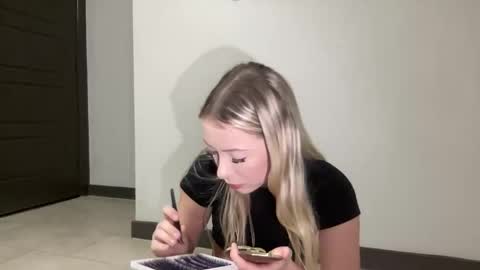 Skyyybanks online show from February 18, 12:43 am