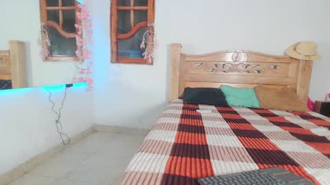 bratz_glloe online show from April 3, 3:26 am