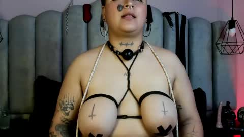 BravenRaven  online show from May 14, 4:02 pm