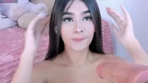 britanylin__ online show from July 11, 9:42 am