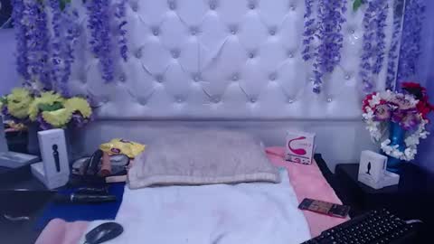 Brithany  online show from January 14, 3:01 am