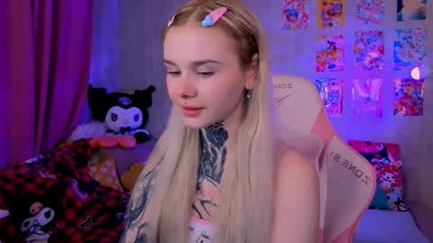 Britney online show from February 22, 7:04 pm