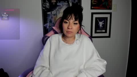 Laura online show from December 19, 1:54 am