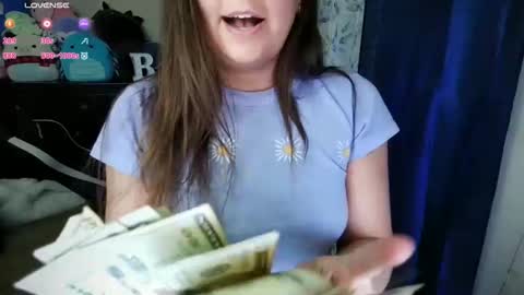 brookebee online show from April 19, 10:48 am