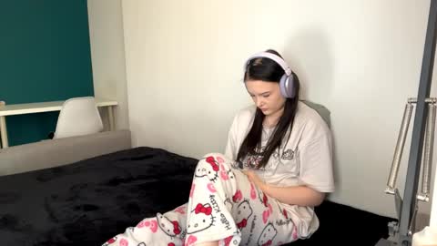 Luna online show from May 1, 1:03 pm