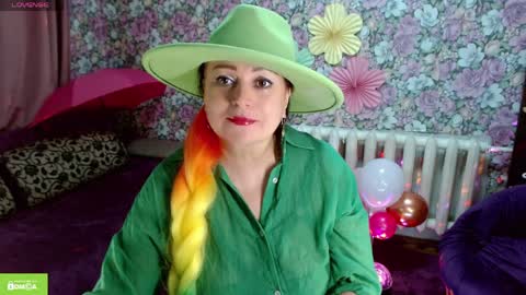 Julia online show from April 3, 9:35 pm