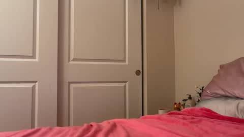 brunettefantasy4848 online show from April 15, 5:19 am