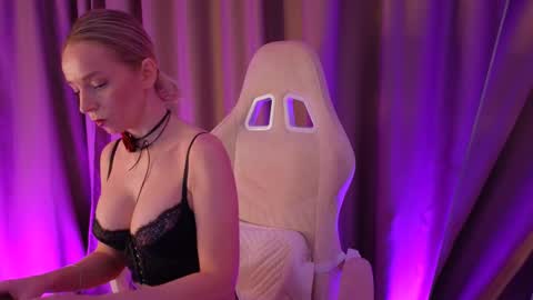 bubbling_crush online show from February 9, 11:36 pm