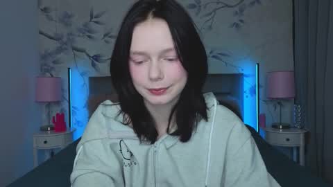 Leona online show from February 6, 10:57 pm