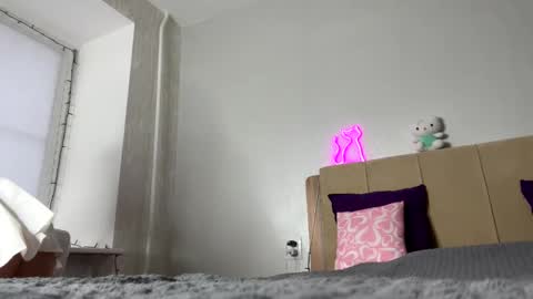 Snapshot of bunny_bonny chatting on February 2, 12:24 pm Alice online show from February 2, 12:24 pm