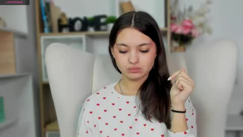 Aria online show from April 5, 7:40 am