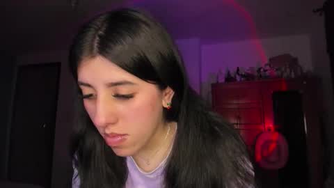 Snapshot of bunnyy09 chatting on October 28, 2:39 am Jess online show from October 28, 2:39 am