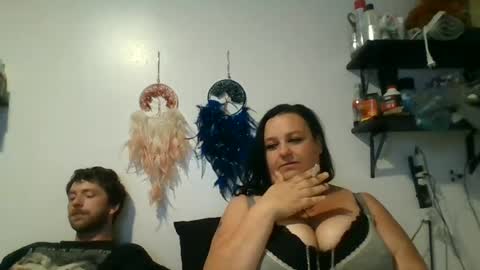 bustymilf94 online show from June 19, 5:22 am