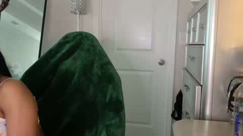 butterfly booty online show from June 22, 6:27 pm