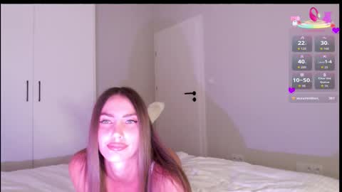 Lauren online show from February 25, 7:23 pm