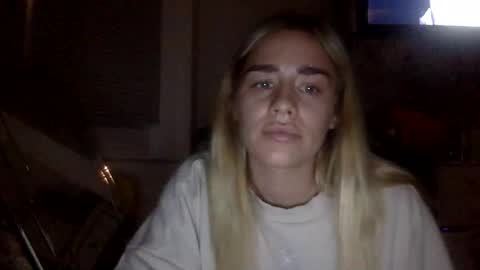 Khaleesiiiii online show from December 14, 1:55 am