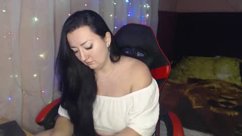 Shaya online show from February 19, 4:06 pm