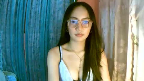 Freya online show from December 14, 9:15 am