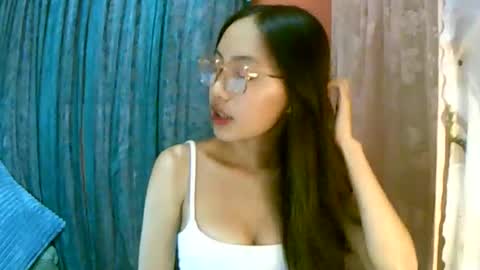 Freya online show from December 3, 10:50 am