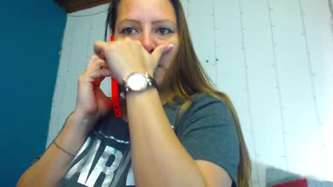 Snapshot of camila_delarosa chatting on January 14, 1:06 pm camila online show from January 14, 1:06 pm