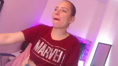 Snapshot of camila_delarosa chatting on September 15, 4:47 pm camila online show from September 15, 4:47 pm