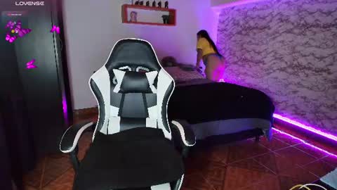 Camila Roose online show from June 27, 10:38 pm