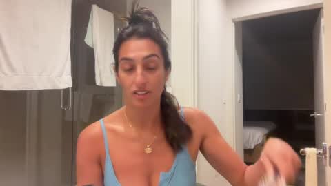 camiliakxoxo online show from August 3, 1:42 am