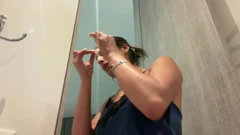 camiliakxoxo online show from July 9, 1:19 am