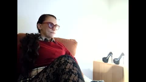 candela online show from December 7, 10:45 am