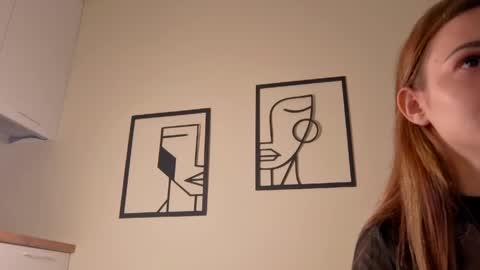 Hey there Im Anna 21 years old online show from June 4, 7:18 pm