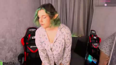 Mary online show from March 5, 1:23 am