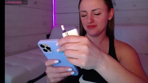 CandyBunie online show from February 19, 3:28 am