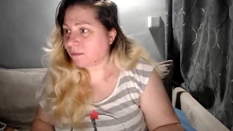 Laura online show from April 3, 7:34 pm