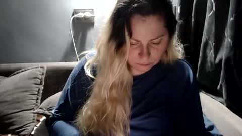 Laura online show from March 1, 11:15 pm